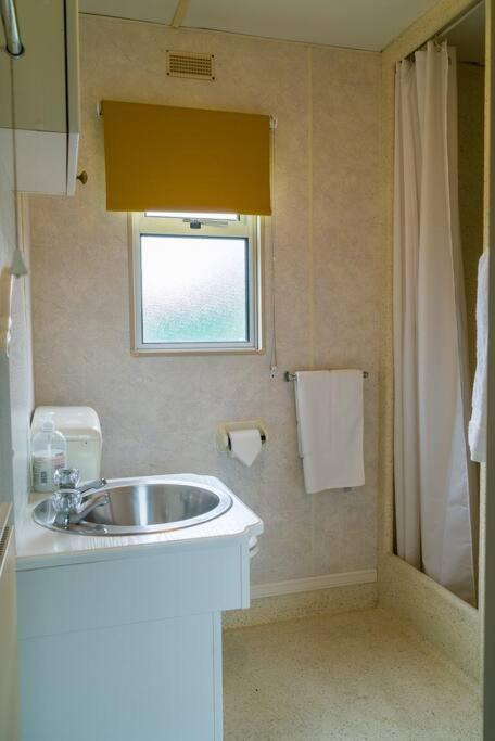 Wind In The Willows: Sleeps 4, Kitchen, Bathroom, Lounge, Wifi Napton on The Hill Exterior photo