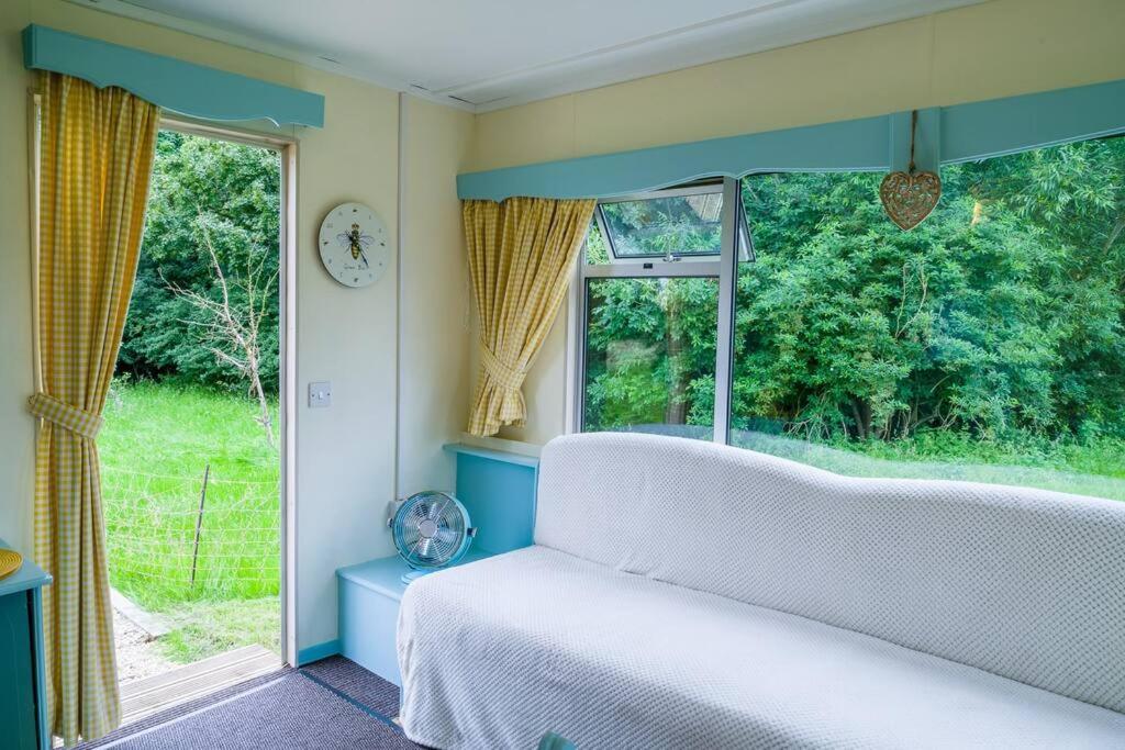 Wind In The Willows: Sleeps 4, Kitchen, Bathroom, Lounge, Wifi Napton on The Hill Exterior photo